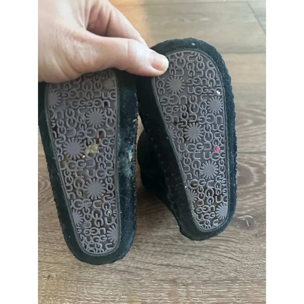 Black and purple‎ Ugg boots gray fur lined 4/5 Cassie bow boot